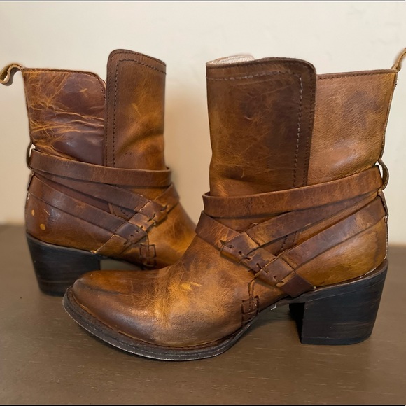 FREEBIRD by Steven Distressed Brown Leather Boots! - Picture 2 of 9